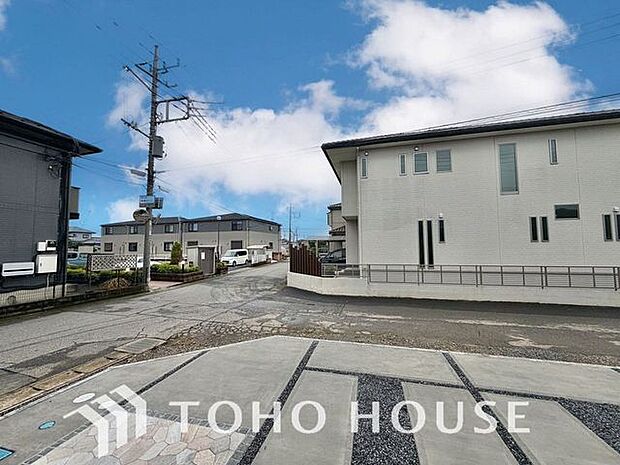 「眺望」穏やかな街並みを一望しながら、爽やかな風と柔らかく降り注ぐ陽光を感じて頂けます。