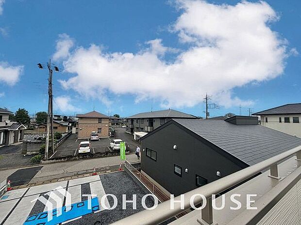 「眺望」穏やかな街並みを一望しながら、爽やかな風と柔らかく降り注ぐ陽光を感じて頂けます。