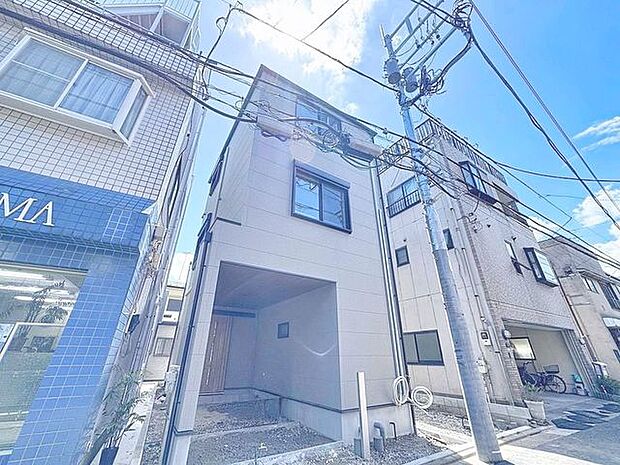 「心地良く暮らしを彩る充実のライフスタイルを」歩いていける距離に、教育施設やお買い物施設が揃う街並み。