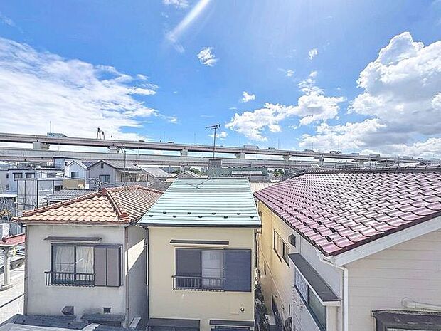 「眺望」心地よい風を感じながら、青空を眺め一息つくことのできる住空間です。