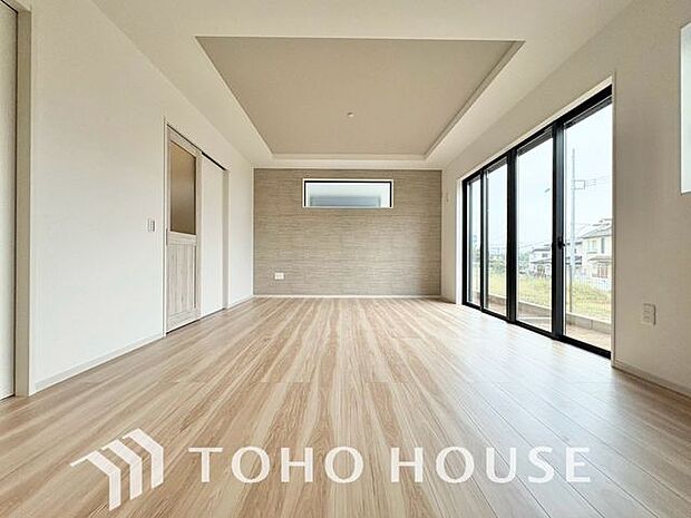 「団欒の場」忙しい朝でも、しっかり家族が揃って食事をして頂けるゆとりある大きさのダイニングスペース。手料理をテーブルで囲む素敵な時間を存分に愉しんで下さい。