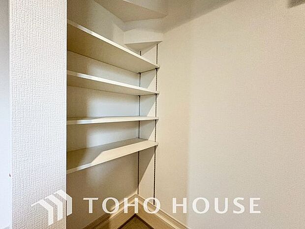 「収納豊富」収納の多さも魅力です。使い勝手の良い収納があります。