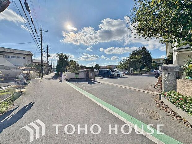 鎌ケ谷市立中部小学校 554ｍ 740m