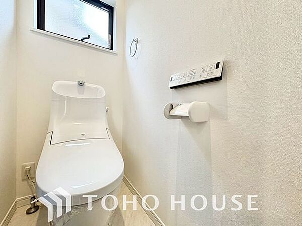 「ウォシュレット機能付き」優れた節水効果や汚れが付きにくい便座など、ほしかった機能が揃ったウォシュレット一体型トイレです。