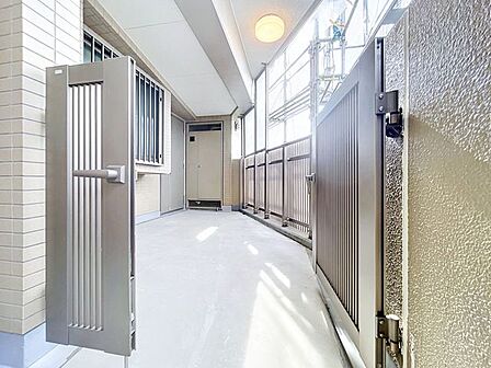 「玄関」「ただいま」・「おかえり」。新居で交わす家族同士の何気ないやり取りがただ何となく嬉しいんです。自分のお家を手に入れた事の喜びが感じられるお客様からの素敵なエピソードです。