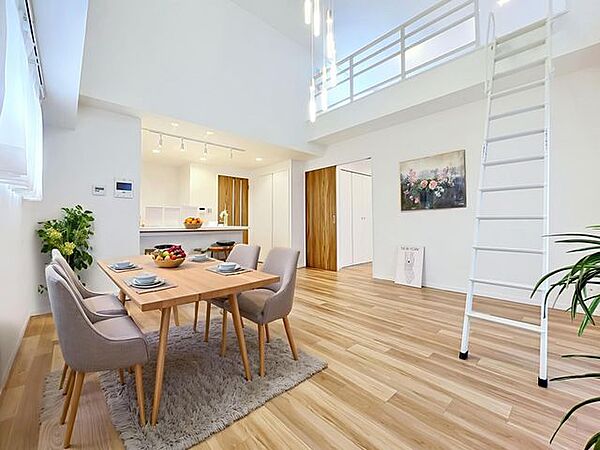 「リビングダイニング」柔らかな色合いが優しい雰囲気のお部屋は、格別の居心地の良さを感じて頂けます。（画像内の家電・家具等はCGです。本物件には付帯されません。）