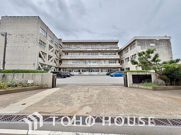 松戸市立六実中学校 179m 440m