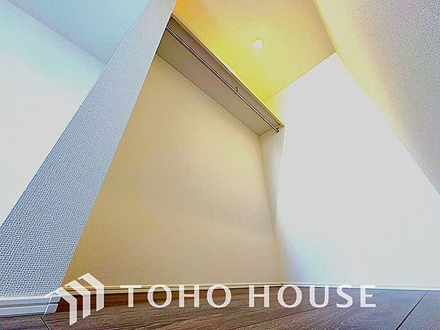 「スッキリ収納の居室」大きな収納があるため、お部屋はすっきり広々と使うことができます。