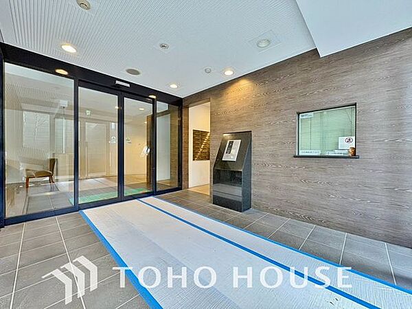 「マンションロビー」オートロック付のため、女性やお子様のいる世帯にも安心のセキュリティが備わっているマンションです。