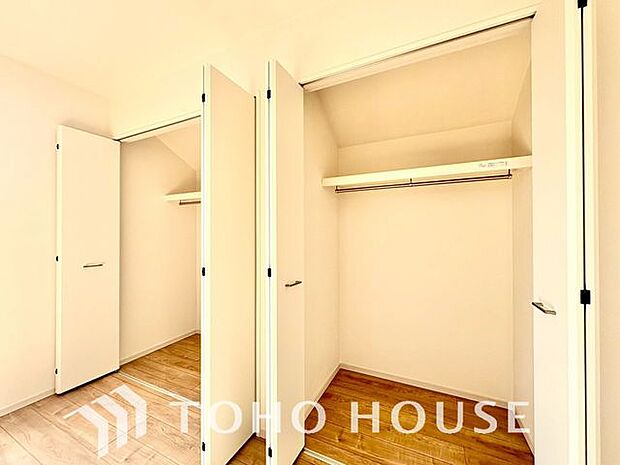 「スッキリ収納の居室」大きな収納があるため、お部屋はすっきり広々と使うことができます。