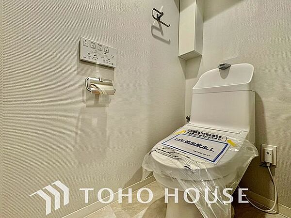 「ウォシュレット機能付き」優れた節水効果や汚れが付きにくい便座など、ほしかった機能が揃ったウォシュレット一体型トイレです。