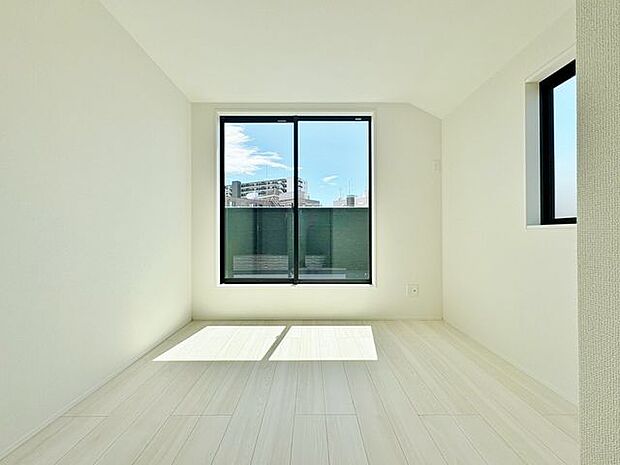 「居心地の良いナチュラル空間」お家時間を穏やかに過ごせる寛ぎの空間です。居心地の良さを実感して頂けるお部屋となっております。