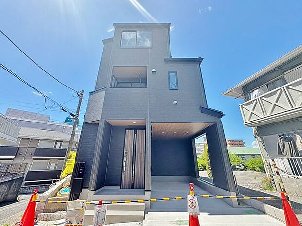 「心地良く暮らしを彩る充実のライフスタイルを」歩いていける距離に、教育施設やお買い物施設が揃う街並み。