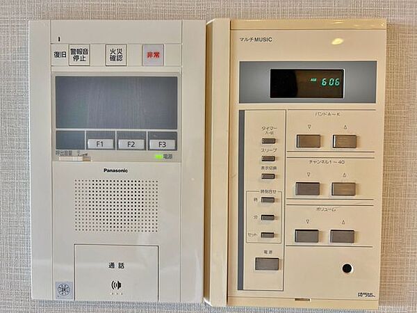 「TVモニター付きインターホン」「見える安心」をカタチにしました。誰が来てもわかる様にモニター付きインターホンを設置。快適と安らぎを合わせた優しい設計。