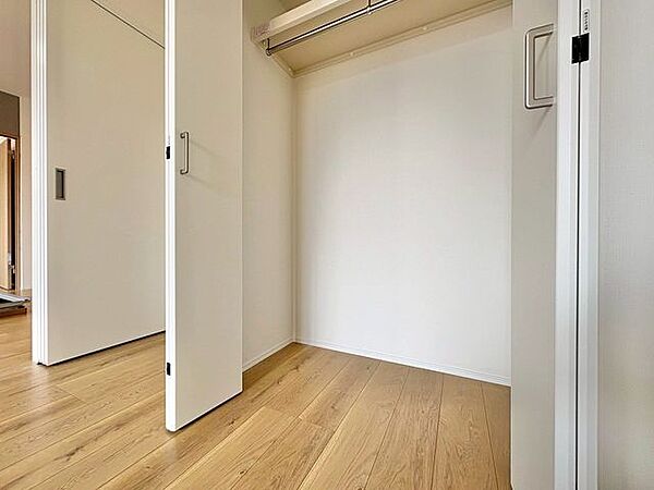 「収納」全ての居室にクローゼットを完備しております。