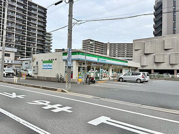 ファミリーマート 千葉問屋町店 180m