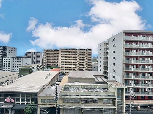 「眺望」穏やかな街並みを一望しながら、爽やかな風と柔らかく降り注ぐ陽光を感じて頂けます。