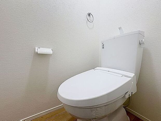 「ウォシュレット機能付き」優れた節水効果や汚れが付きにくい便座など、ほしかった機能が揃ったウォシュレット一体型トイレです。