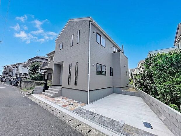 「心地良く暮らしを彩る充実のライフスタイルを」歩いていける距離に、教育施設やお買い物施設が揃う街並み。
