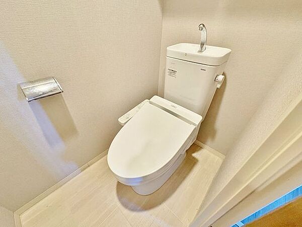「ウォシュレット機能付き」優れた節水効果や汚れが付きにくい便座など、ほしかった機能が揃ったウォシュレット一体型トイレです。