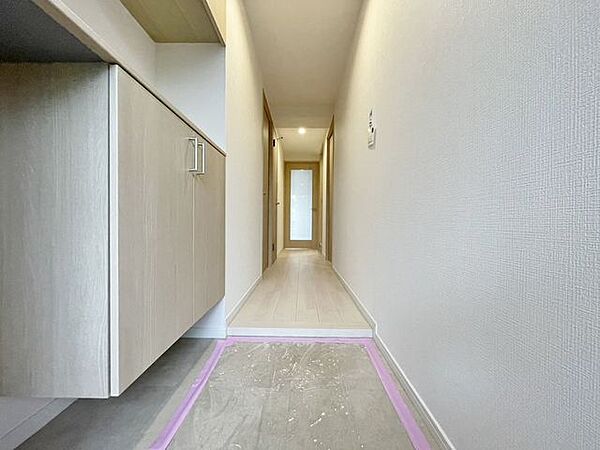 「玄関」家の中でお客様を迎える最初の場所である玄関。豊富な玄関収納で、常に綺麗に保つことが出来ます。