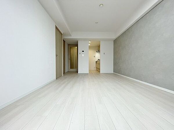 「木のぬくもり感じる優しい雰囲気のお部屋」落ち着いたカラーコーディネートの室内。インテリアやファブリックで、オーナー様好みのテイストデザインを取り入れて頂けます。