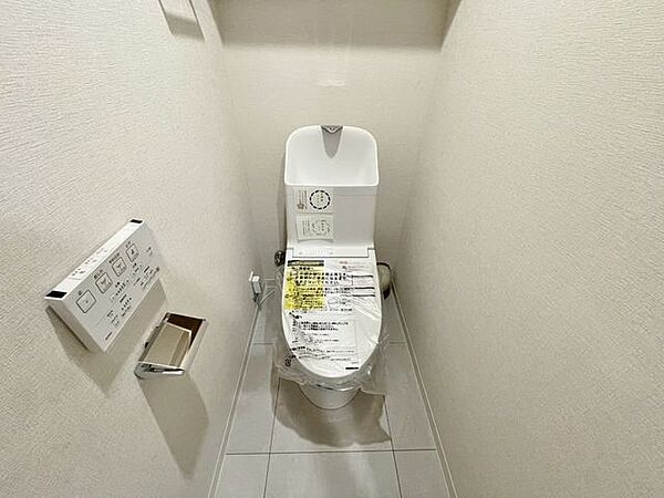 「ウォシュレット機能付き」優れた節水効果や汚れが付きにくい便座など、ほしかった機能が揃ったウォシュレット一体型トイレです。