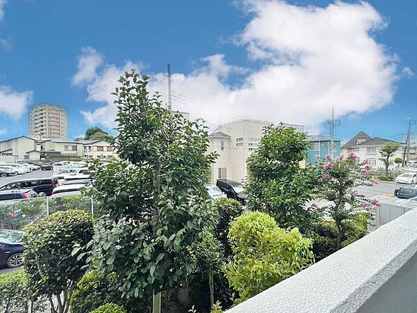 「眺望」心地よい風を感じながら、青空を眺め一息つくことのできる住空間です。