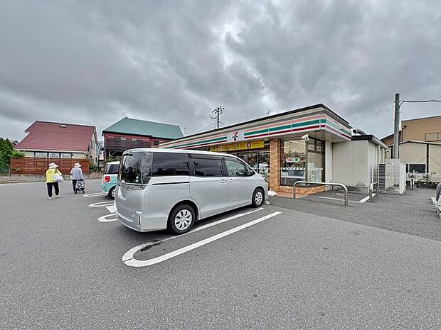 セブンイレブン五香西店 260m