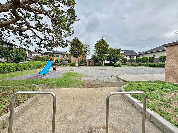 花野井第1公園 240m