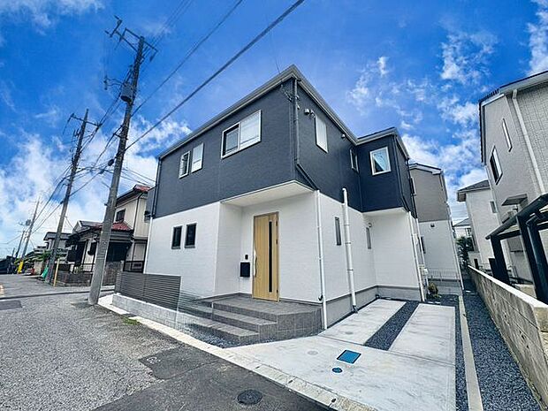 「心地良く暮らしを彩る充実のライフスタイルを」歩いていける距離に、教育施設やお買い物施設が揃う街並み。