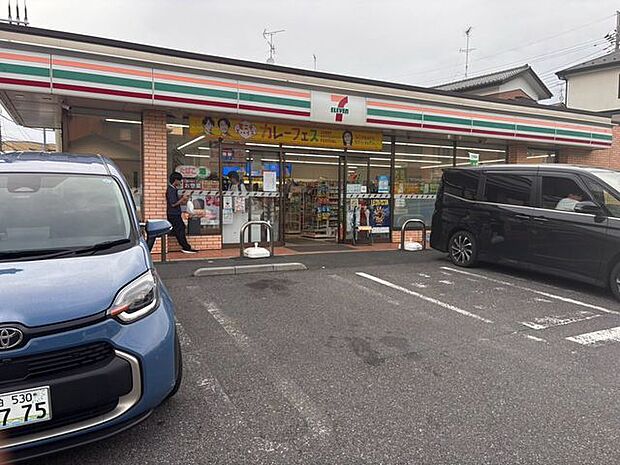セブンイレブン柏加賀3丁目店 徒歩10分。 770m