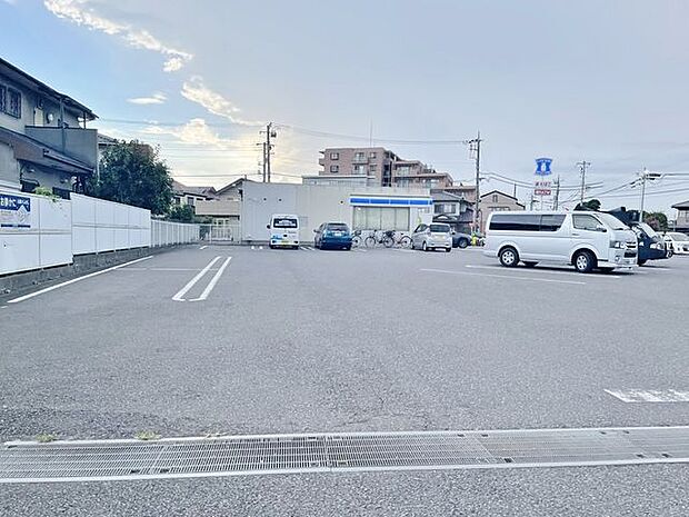 ローソン 東道野辺三丁目店750m