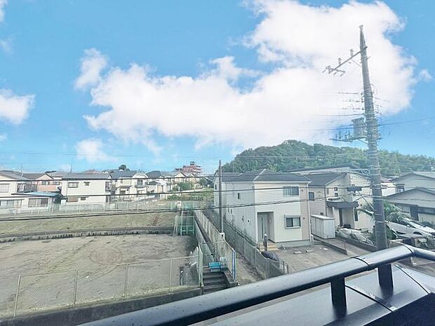 「眺望」心地よい風を感じながら、青空を眺め一息つくことのできる住空間です。