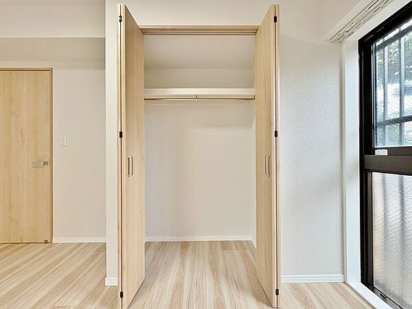 「収納」全ての居室にクローゼットを完備しております。