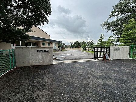 柏市立田中小学校 徒歩10分。 800m