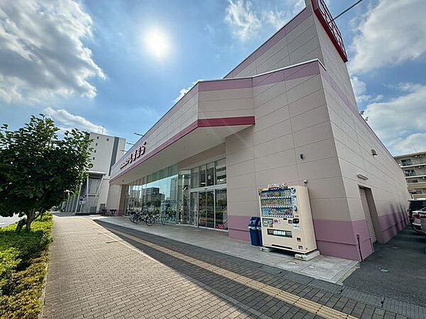 しまむら三郷中央店 240m