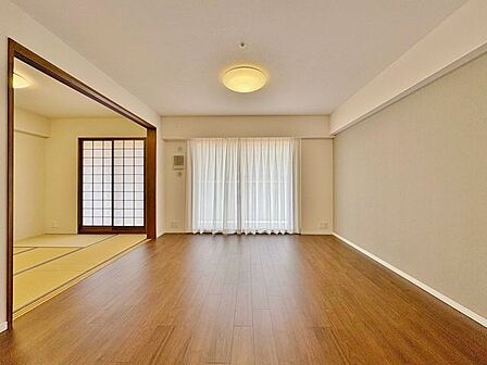 「寛ぎの空間リビング」毎日過ごす場所だからこそ、飽きのこないデザインが大事。本当に欲しい「寛げる空間」を実感して頂けます。