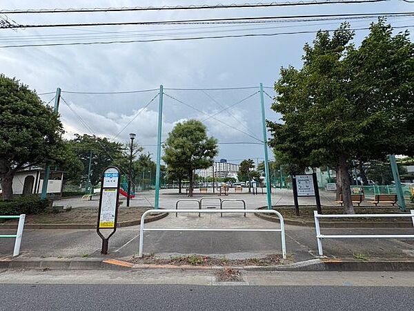 協栄公園　 560m