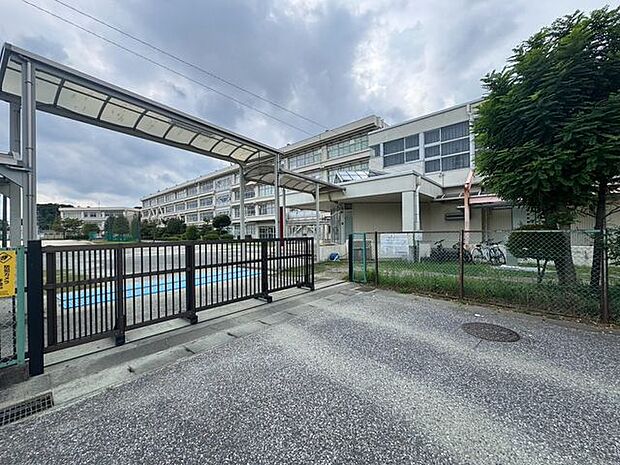 柏市立柏第七小学校 徒歩13分。 1020m