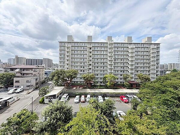 「眺望」穏やかな街並みを一望しながら、爽やかな風と柔らかく降り注ぐ陽光を感じて頂けます。