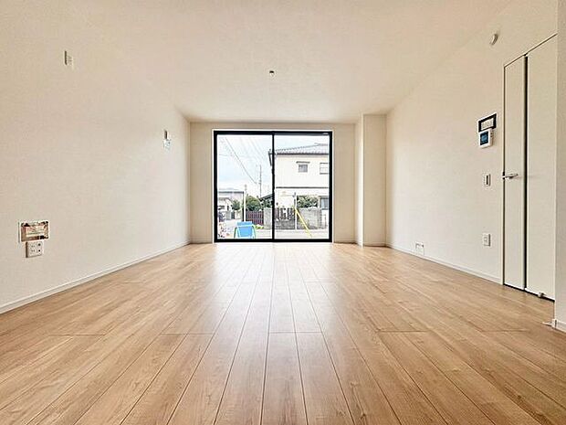 「木のぬくもり感じる優しい雰囲気のお部屋」落ち着いたカラーコーディネートの室内。インテリアやファブリックで、オーナー様好みのテイストデザインを取り入れて頂けます。