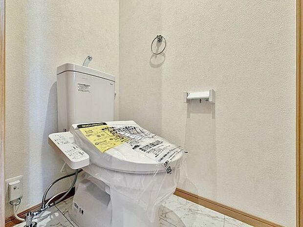 「ウォシュレット機能付き」優れた節水効果や汚れが付きにくい便座など、ほしかった機能が揃ったウォシュレット一体型トイレです。