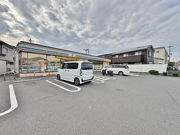 セブンイレブン鎌ケ谷南初富3丁目店 徒歩8分。 590m