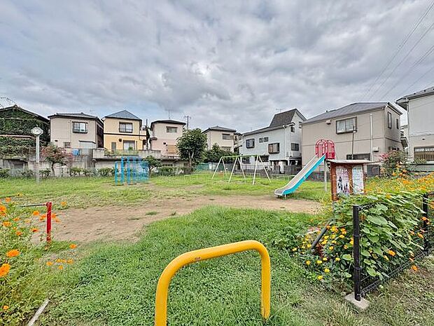 長谷津第二公園 徒歩3分。 240m