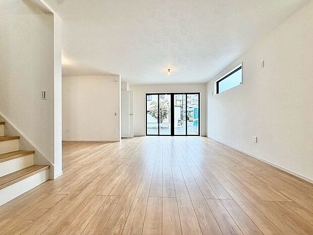 「木のぬくもり感じる優しい雰囲気のお部屋」落ち着いたカラーコーディネートの室内。インテリアやファブリックで、オーナー様好みのテイストデザインを取り入れて頂けます。