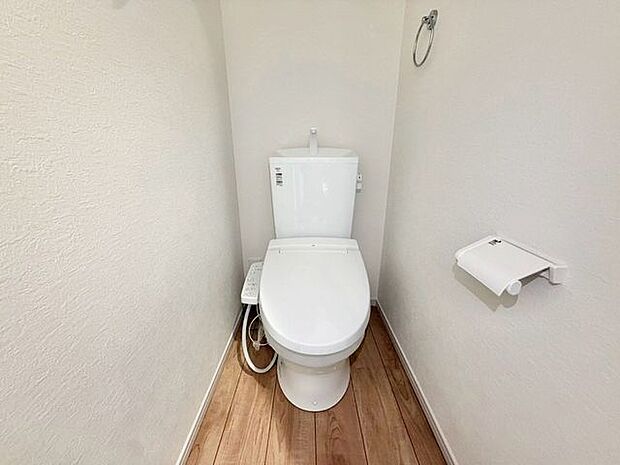 「ウォシュレット機能付き」優れた節水効果や汚れが付きにくい便座など、ほしかった機能が揃ったウォシュレット一体型トイレです。
