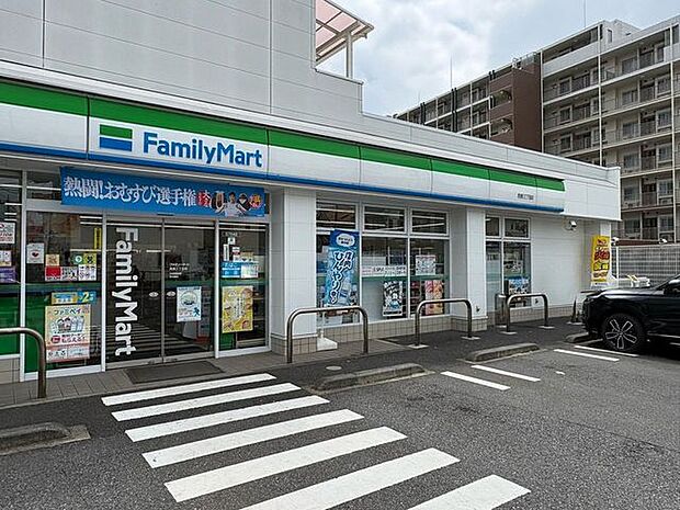 ファミリーマート西原三丁目店 徒歩1分。 20m