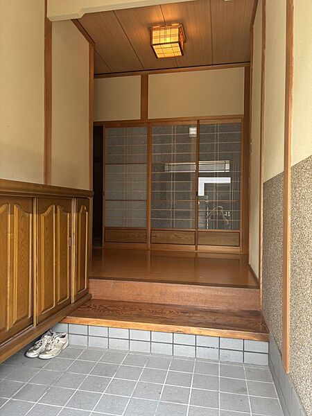 玄関を拡大表示