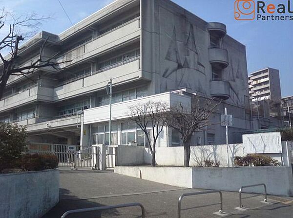 横浜市立滝頭小学校 徒歩10分。 730m